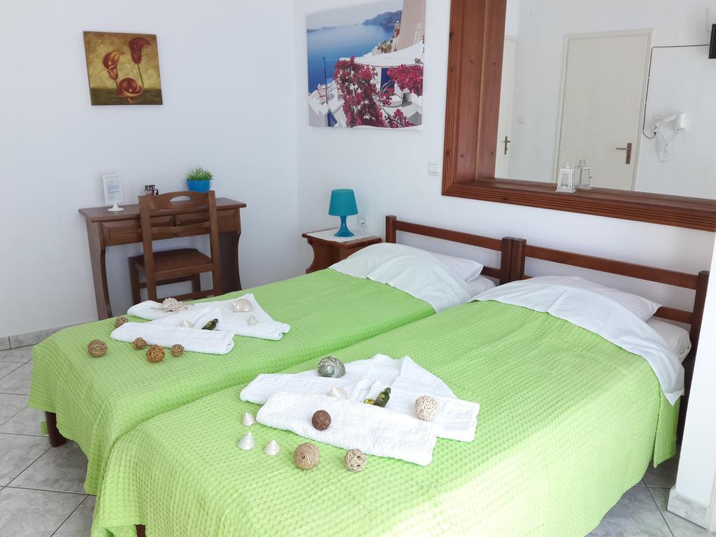 Paros Rooms Dora Buitenkant foto