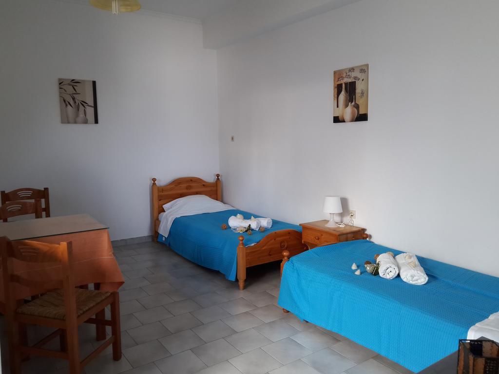 Paros Rooms Dora Buitenkant foto