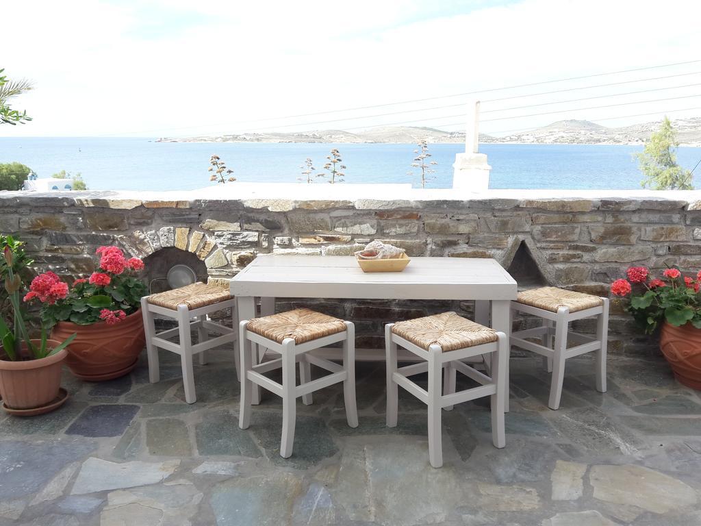 Paros Rooms Dora Buitenkant foto
